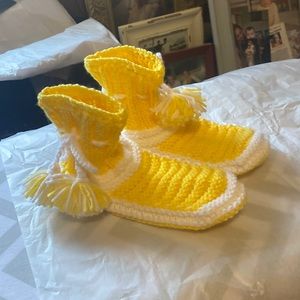 Hand knit old world woman’s booties by Nonna Melina.